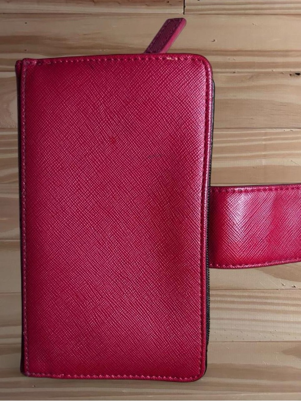 Kenneth Cole Reaction Women Wallet Red 6"x4"  Zipper - Picture 6 of 7